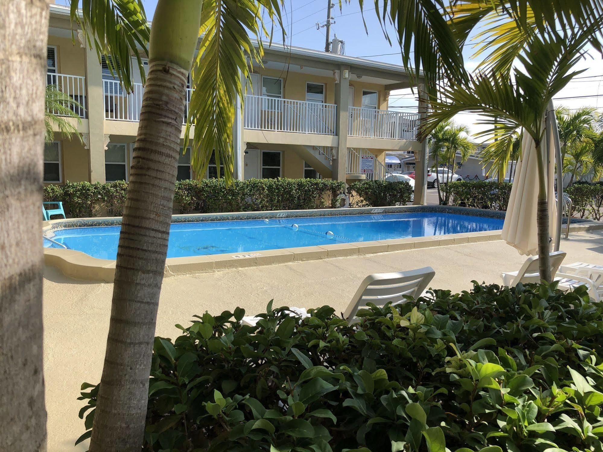 The Costal Hotel Клиъруотър Екстериор снимка
