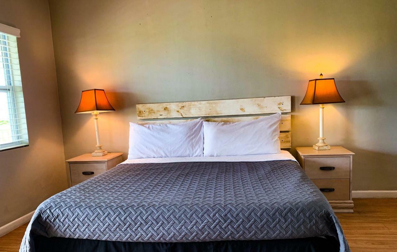 The Costal Hotel Клиъруотър Екстериор снимка
